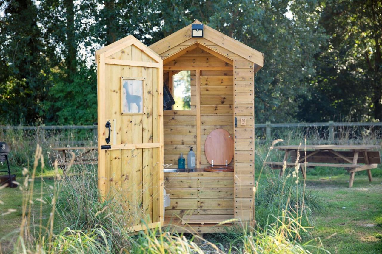 Готель Horsley Hale Farm Glamping Ілі Екстер'єр фото