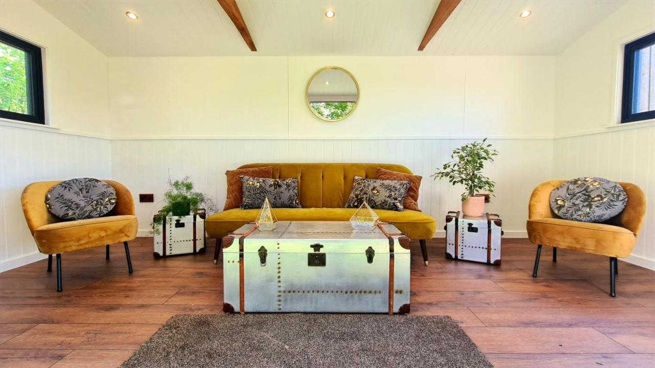 Готель Horsley Hale Farm Glamping Ілі Екстер'єр фото