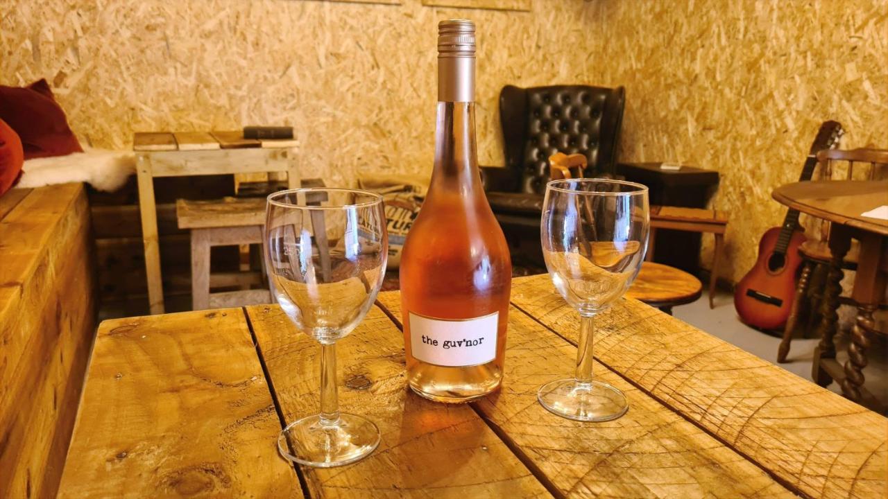 Готель Horsley Hale Farm Glamping Ілі Екстер'єр фото