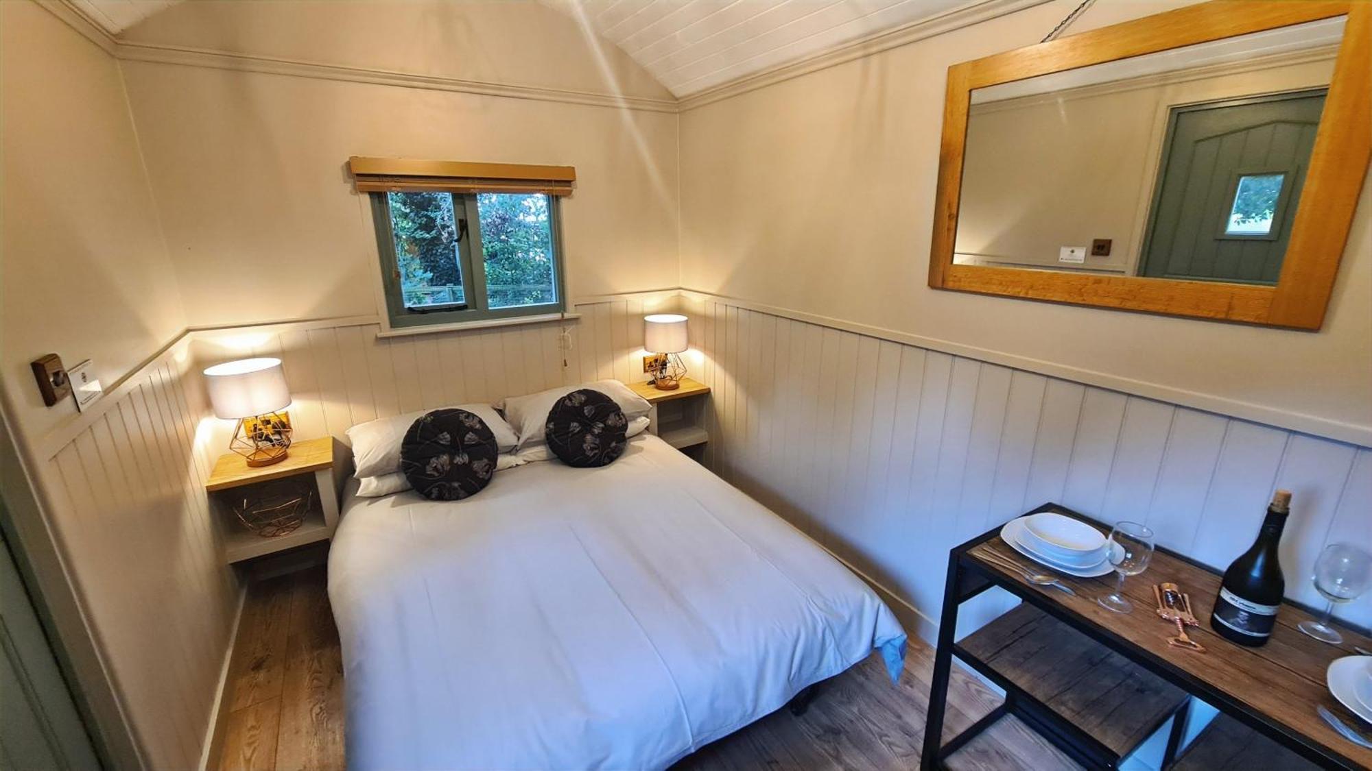 Готель Horsley Hale Farm Glamping Ілі Номер фото