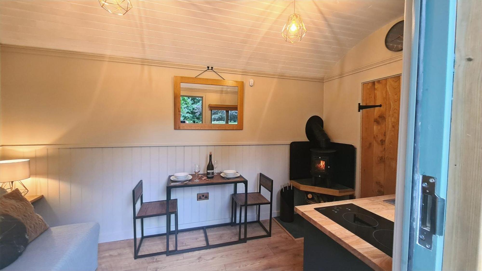 Готель Horsley Hale Farm Glamping Ілі Номер фото