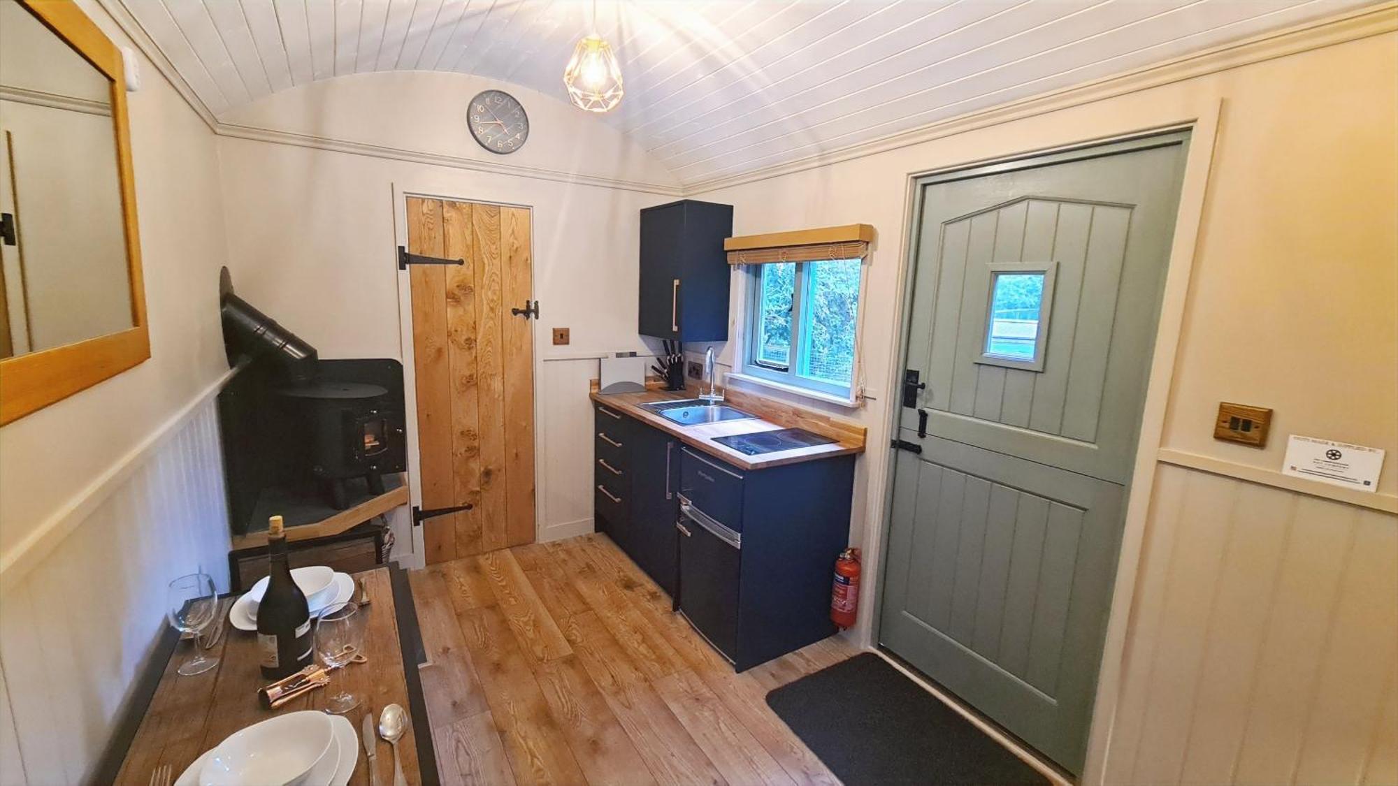 Готель Horsley Hale Farm Glamping Ілі Номер фото